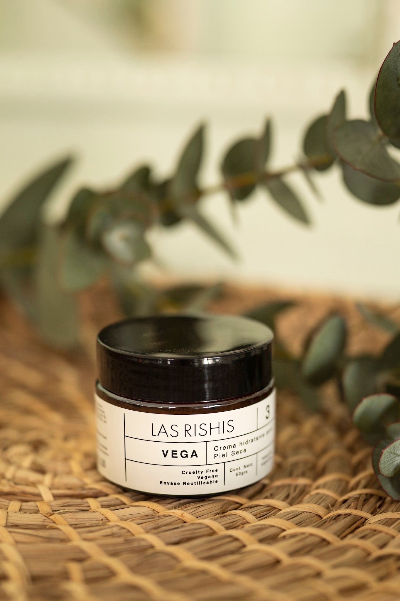 Crema facial Vega para piel seca: Regeneradora, antiinflamatoria, astringente. Estimula la regeneración, contiene ácidos grasos esenciales y vitaminas